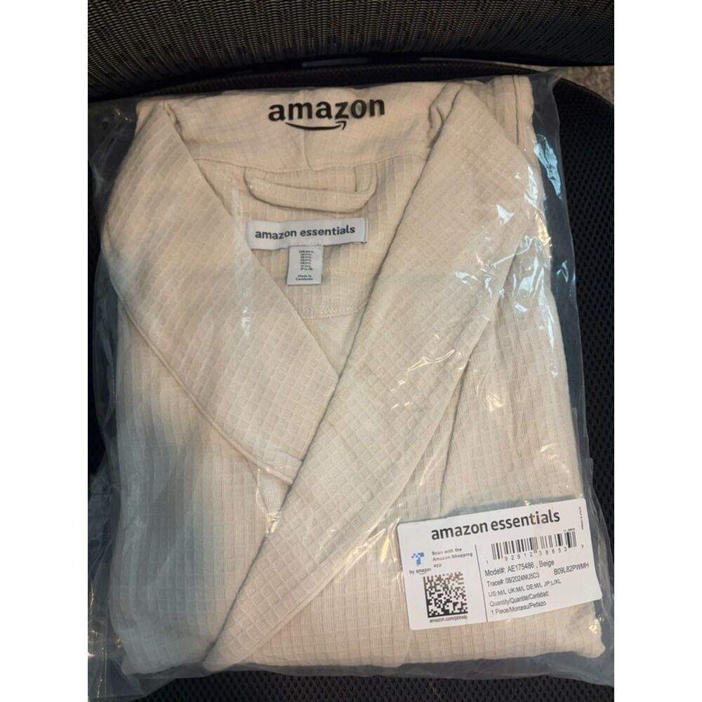 Amazon Essentials Men (Medium-Large) Waffle Robe - Picture 4 of 6